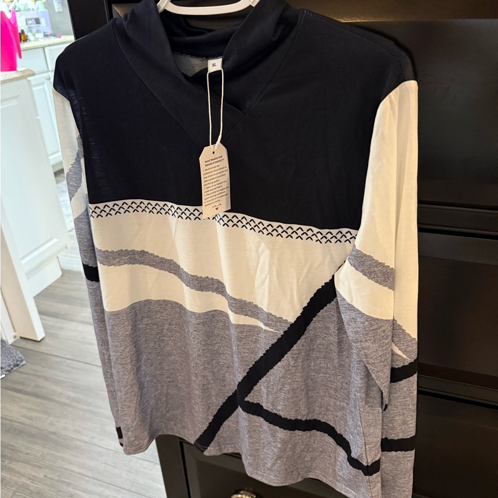 Black and Gray Patterned Long Sleeve Top